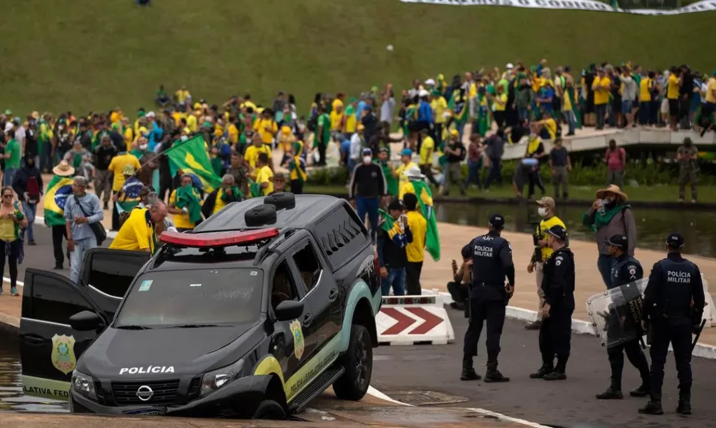A manifestação convocada por Lula repudia os atos antidemocráticos de 8 de janeiro