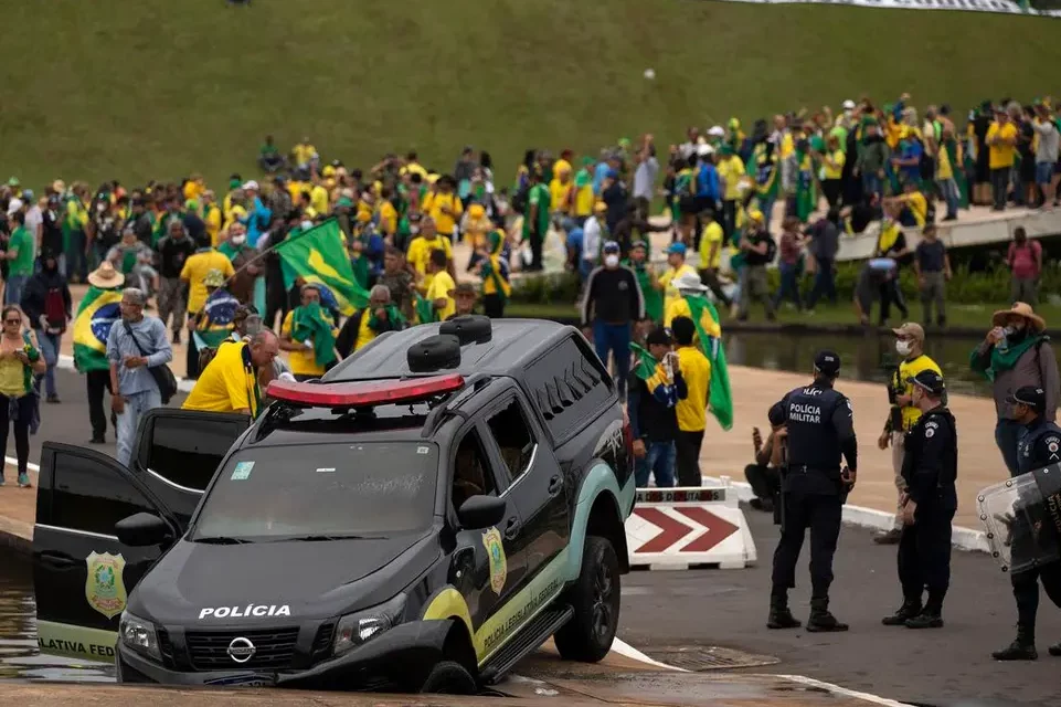 A manifestação convocada por Lula repudia os atos antidemocráticos de 8 de janeiro