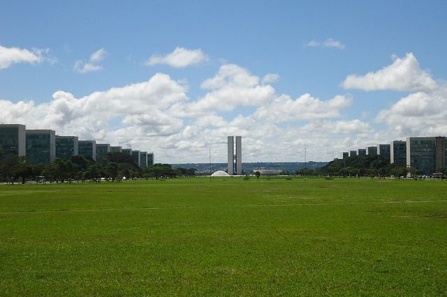 Esplanada com sol em Brasília