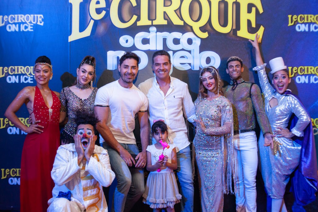 Gracco Magalhães e Guilherme, com elenco do Le Cirque