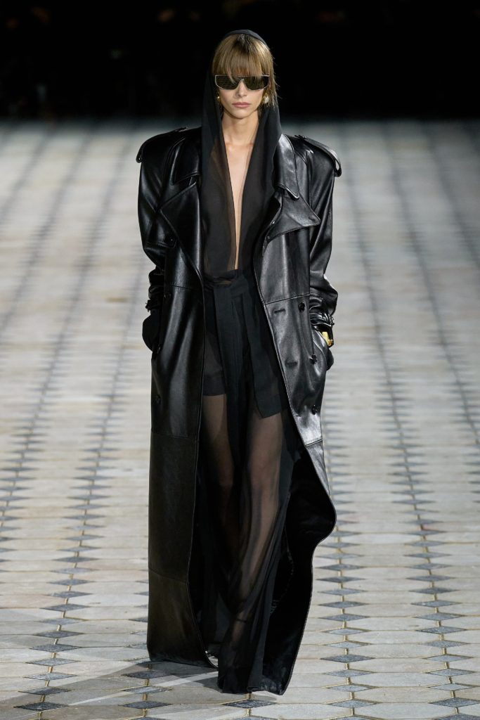 Saint Laurent primavra-verão 2023 ready-to-wear (Foto: reprodução/Go Runway)