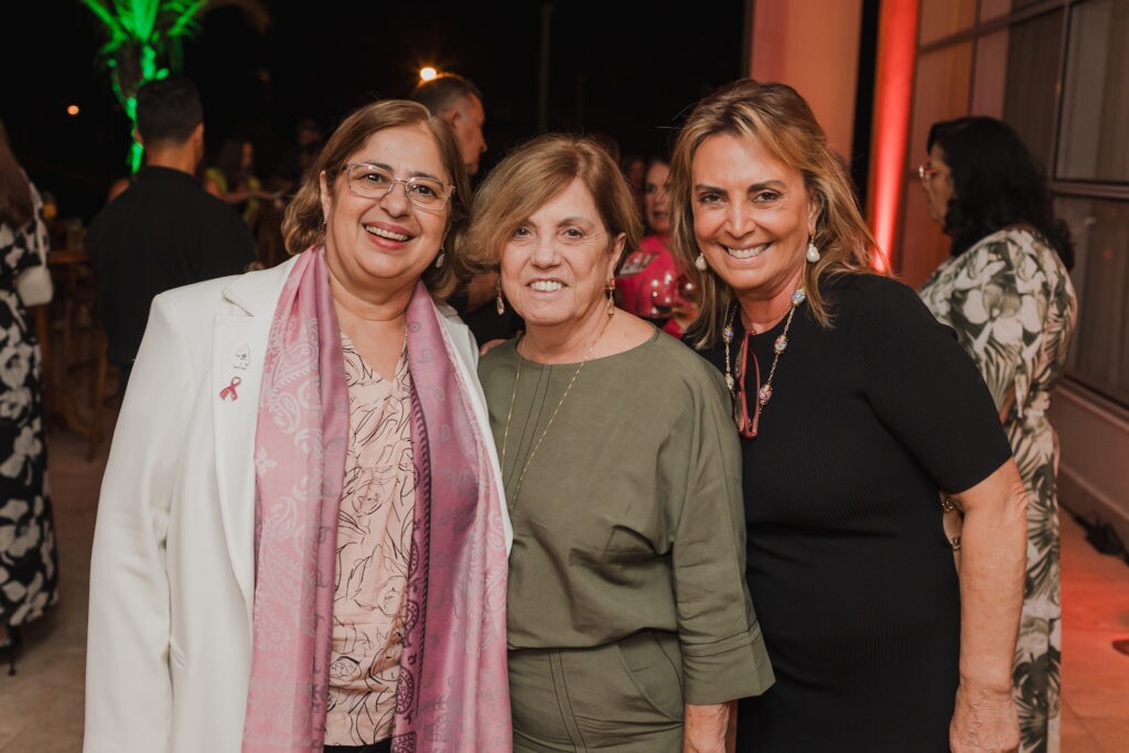 Aparecida Gonçalves, ministra das Mulheres; Ivani Boscolo, vice-presidente do CMEC; e Ana Claudia Badra Cotait, presidente do CMEC