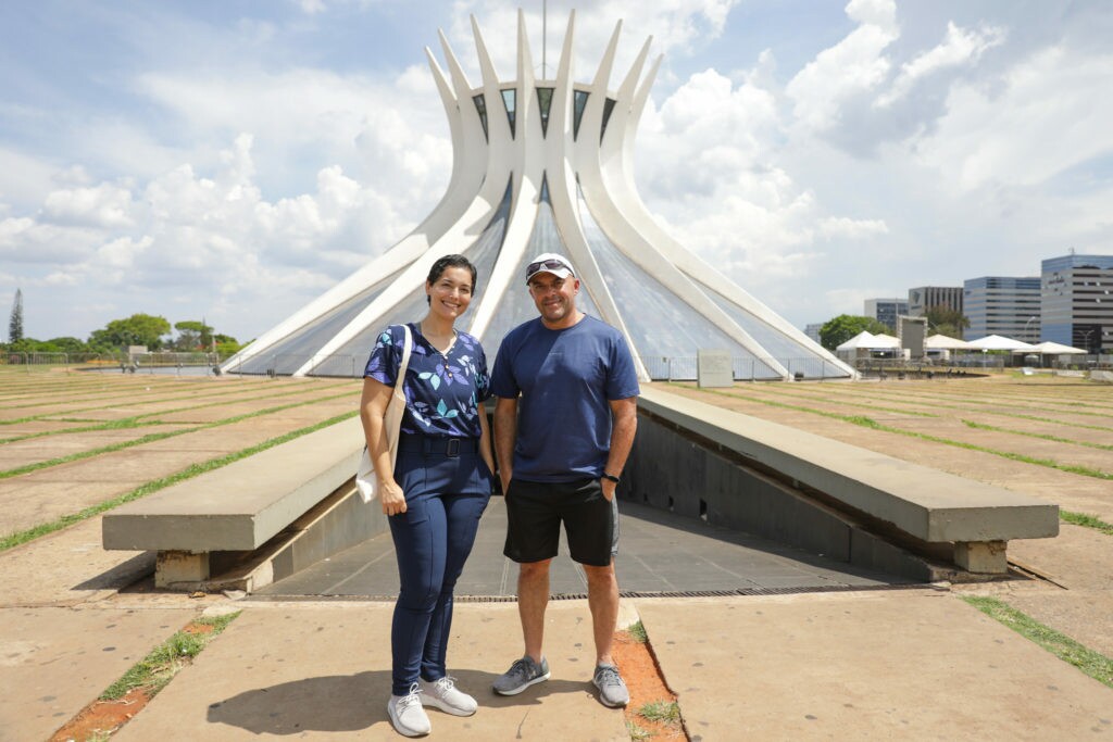 André Luiz da Silva levou a sobrinha Jessica de Sousa, do Rio de Janeiro, para conhecer a Catedral
