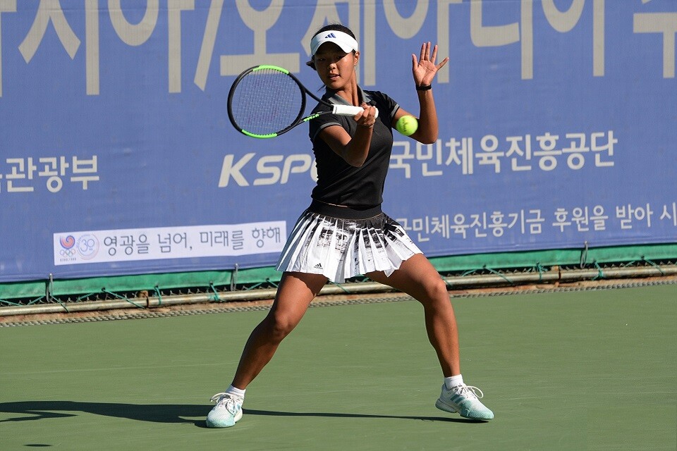 A jovem Dayeon Back surpreendeu o mundo do tênis em Seul