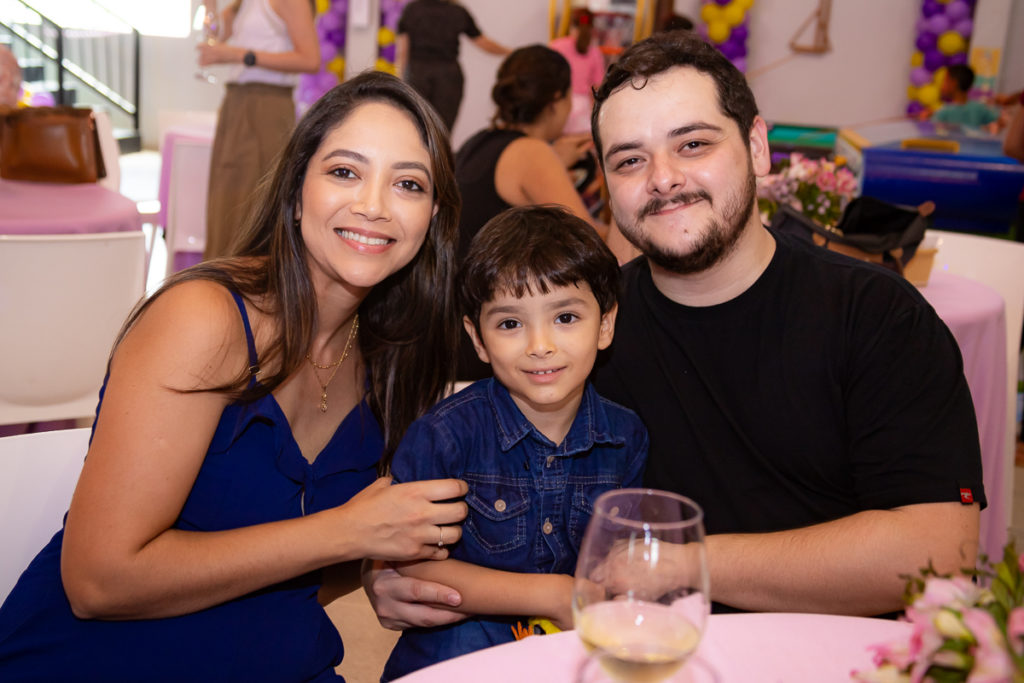 Priscila Vogado, Guilherme Marcon e o filho Henrique Marcon