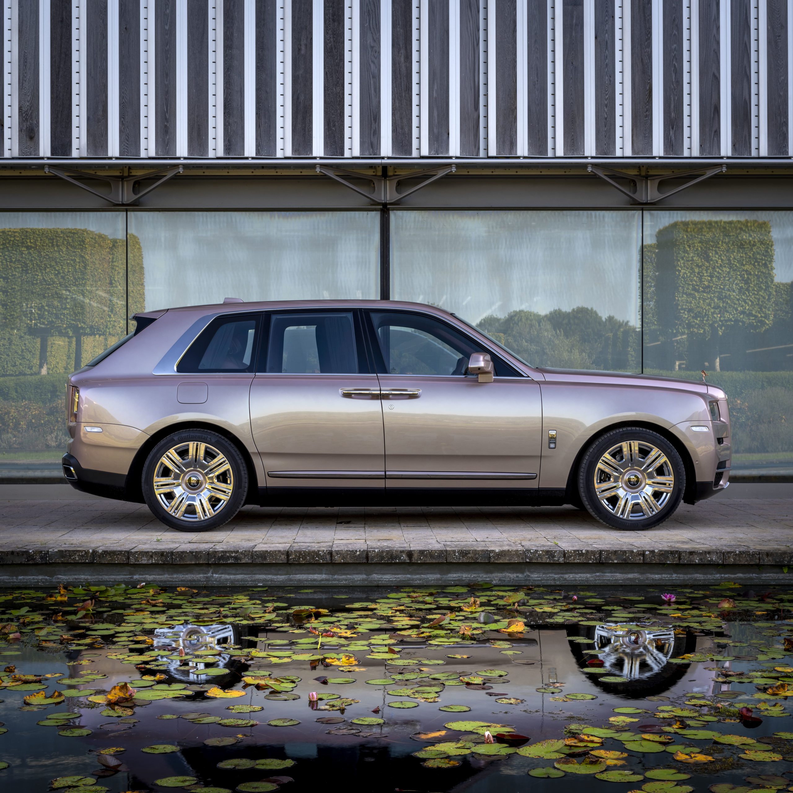 Rolls-Royce - The Pearl Cullinan 10
