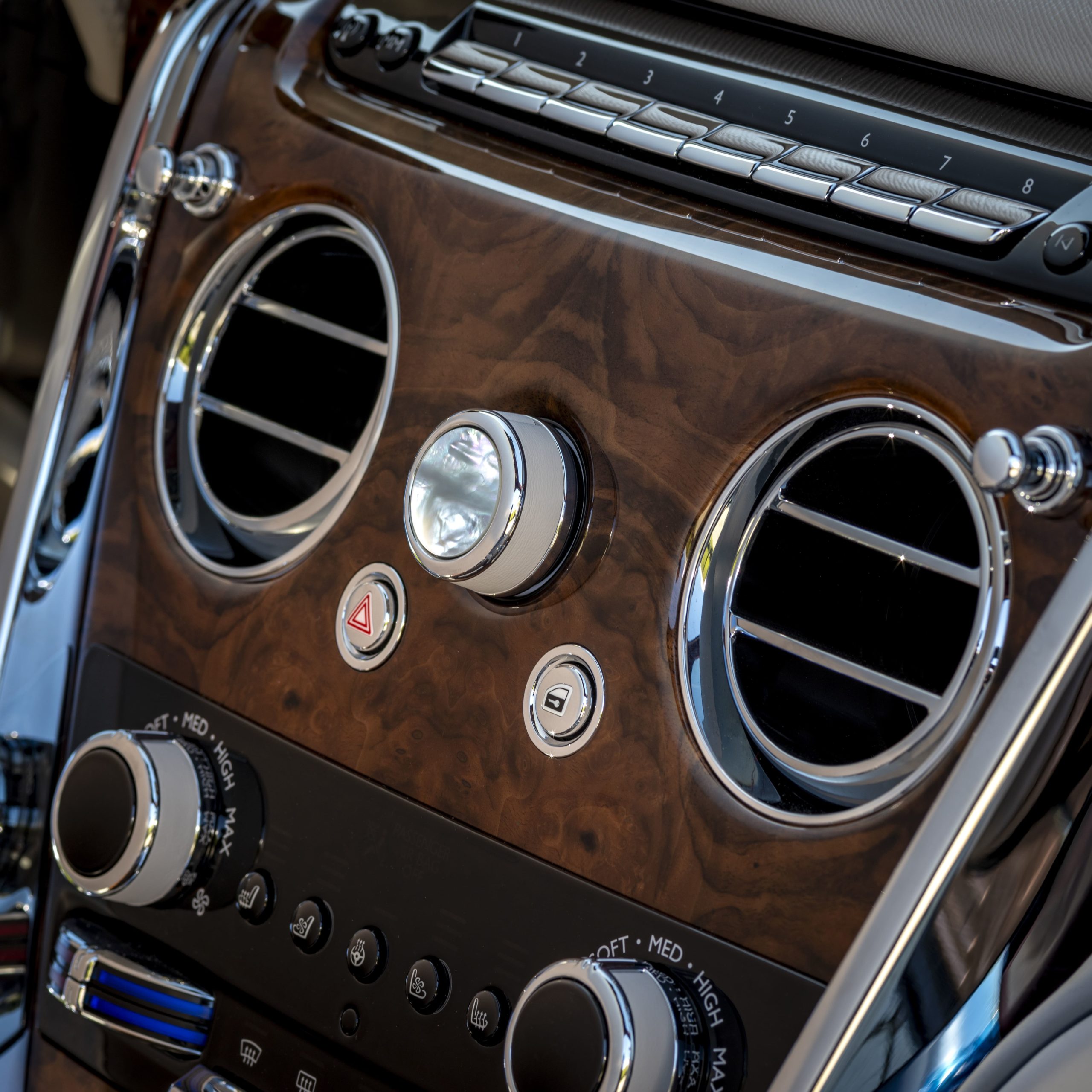 Rolls-Royce - The Pearl Cullinan 4