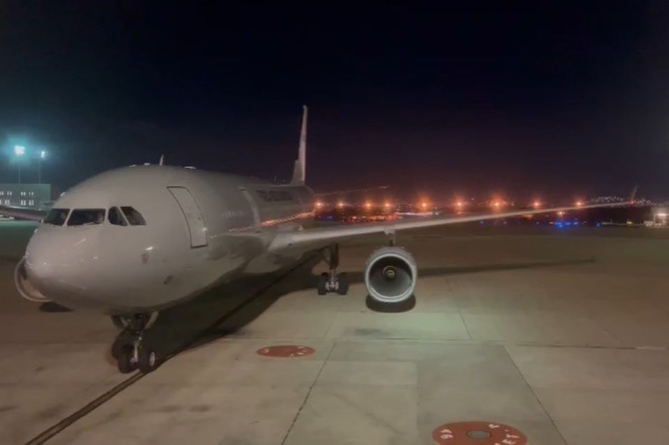 Oitavo voo de brasileiros repatriados chega ao Brasil