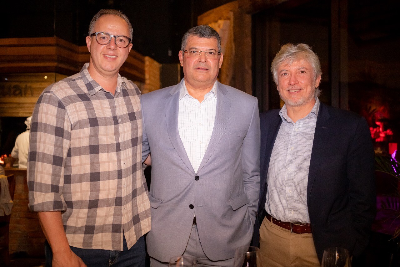 Eugênio de Menezes, Erik Bezerra e Adriano Amaral