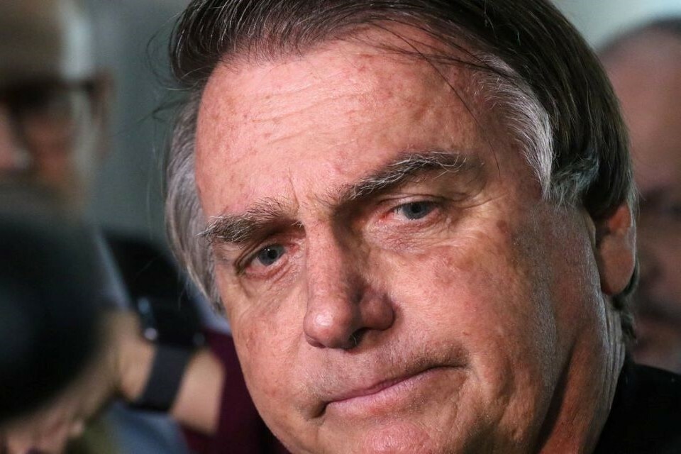 Defesa de Bolsonaro tenta adiar data de depoimento à PF
