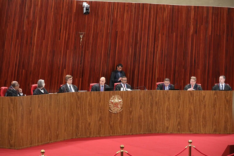 TSE retoma julgamento contra Bolsonaro