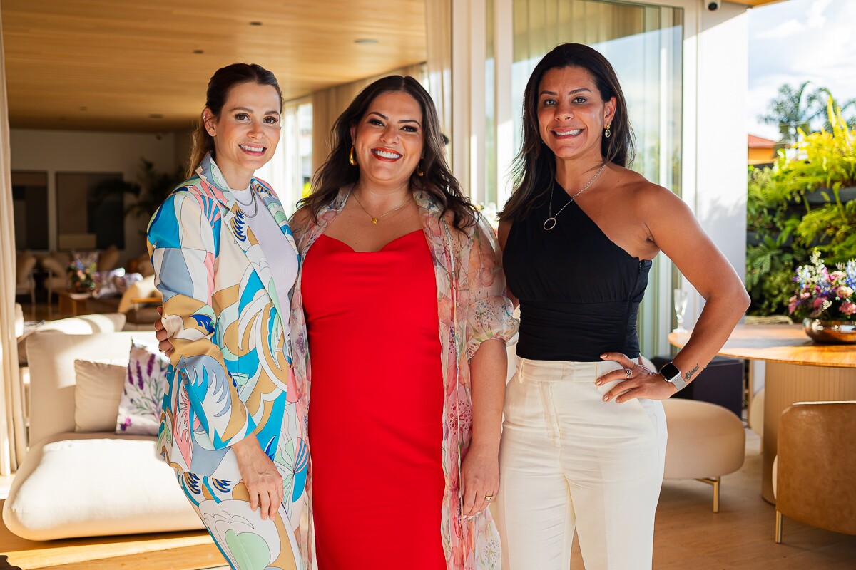 Flávia Pantazis, Lorena Porto e Brunella Santos