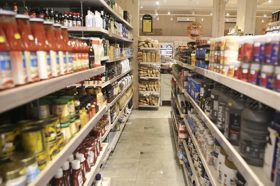 Segundo a Associação Brasileira de Supermercados, o consumo das famílias brasileiras tem crescido ao longo dos últimos 12 meses