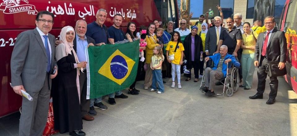 Governo inicia resgata 33 brasileiros que estavam na Cisjordânia