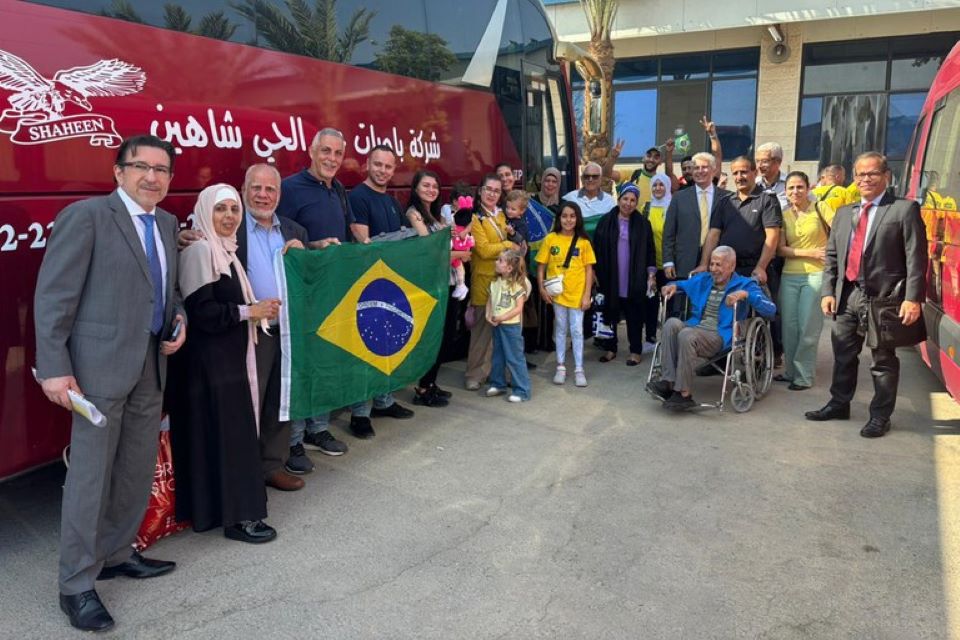 Governo inicia resgata 33 brasileiros que estavam na Cisjordânia