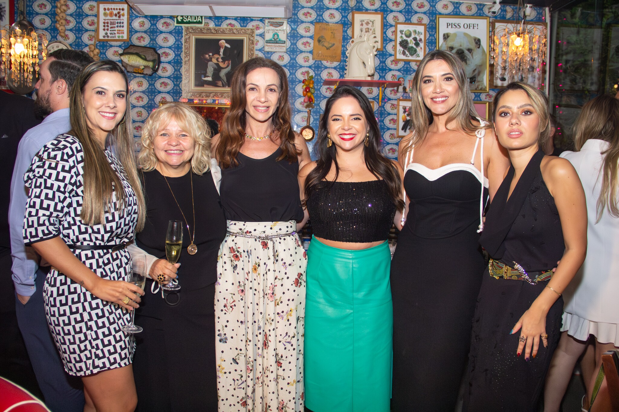 Vanessa Farias, Chica Magalhães, Paula Santana, Marcella Oliveira, Karine Lima e Theodora Zaccara