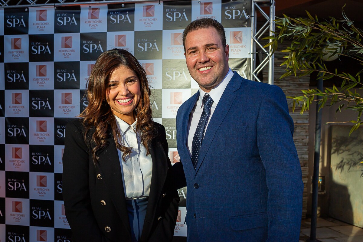 Fabiana Lacerda e Leonardo Monteiro