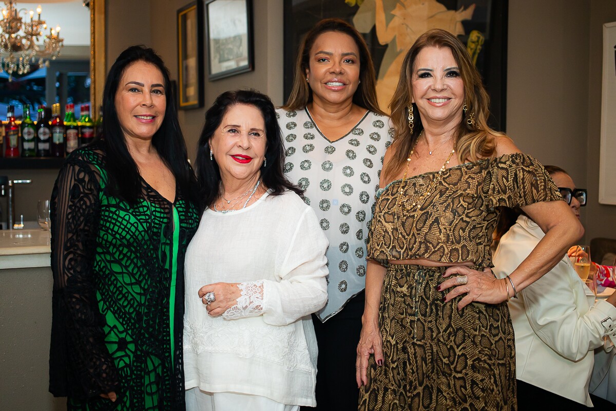 Gislene Borges, Augusta Lobo, Cecília Machado Gomes e Tamis Baldoni Peres