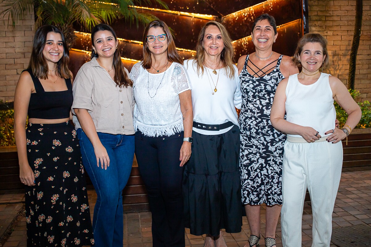 Júlia, Daniela e Rachel Reis, Simonetta Santelli, Selena Innecco e Ana Karina Reis