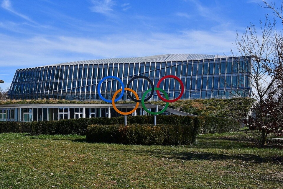O COI decidiu que atletas russos e bielo-russos competirão como independentes