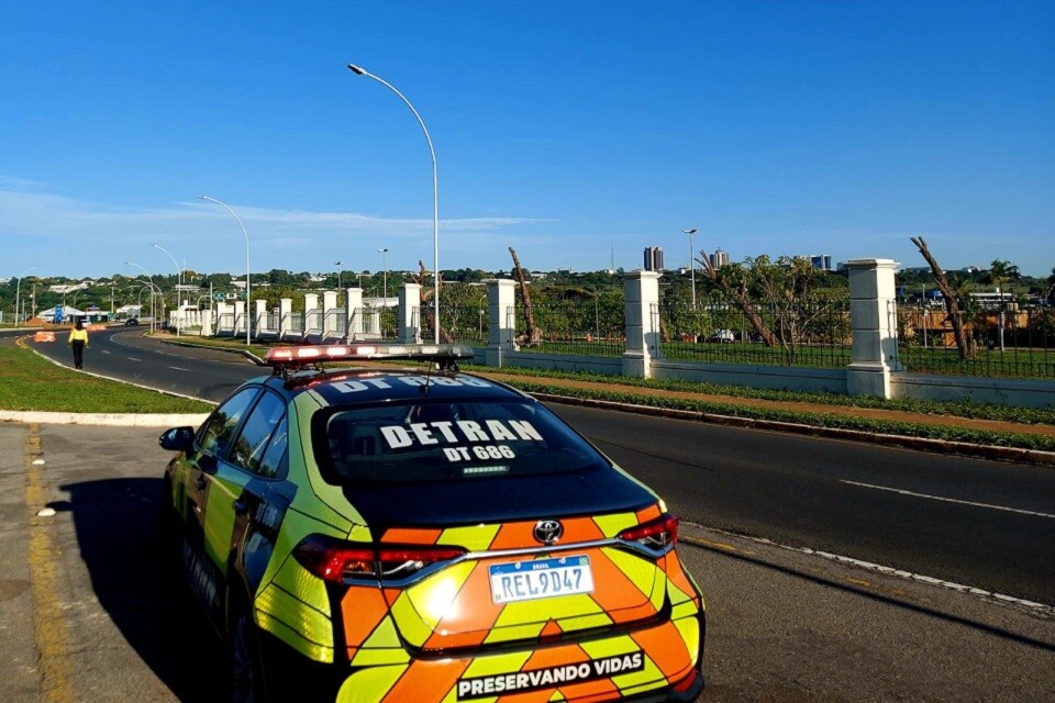 O Detran e a Pm farão a interdição da Ponte Honestino Guimarães entre as 23h40 deste domingo e à 0h30 de segunda-feira