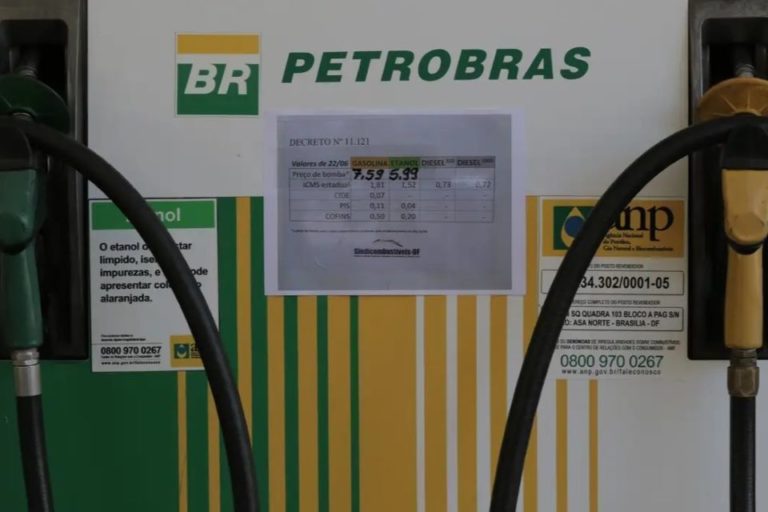 A alta do petróleo no mercado internacional reduziu a diferença dos preços do combustível praticados pela Petrobras, de acordo com Abicom | Foto: Fabio Rodrigues-Pozzebom