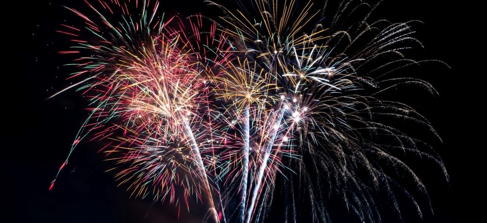 fogos de artifício - unsplash - elisha-terada