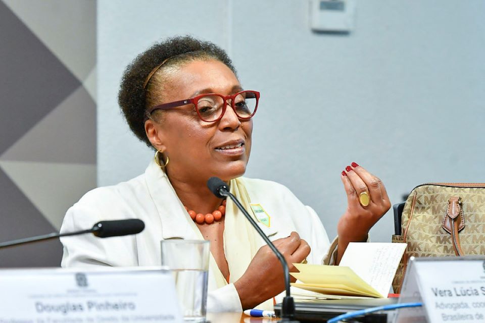 Lula nomeia Vera Lúcia Araújo como segunda ministra negra do TSE
