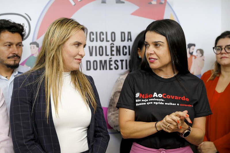 A vice-governadora Celina Leão e a secretária da Mulher, Giselle Ferreira| Foto: Lúcio Bernardo Jr./Agência Brasília