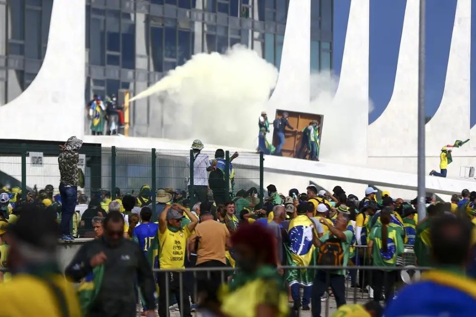 Um ano depois, 89% dos brasileiros reprovam invasões de 8 de janeiro