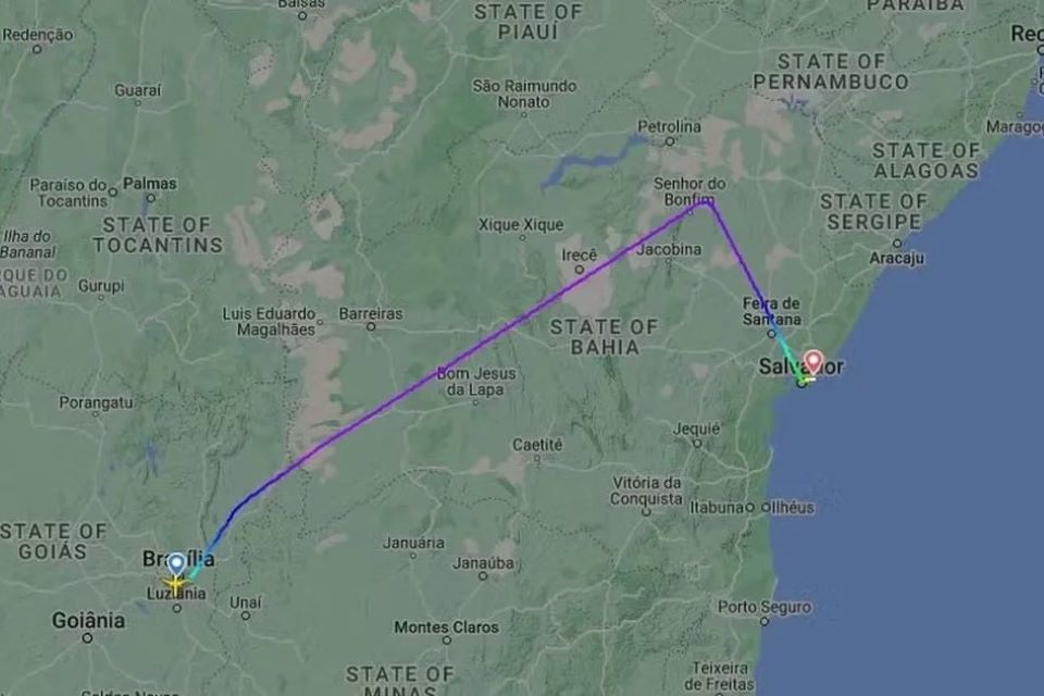 Avião sai de Brasília e faz pouso de emergência em Salvador após piloto desmaiar