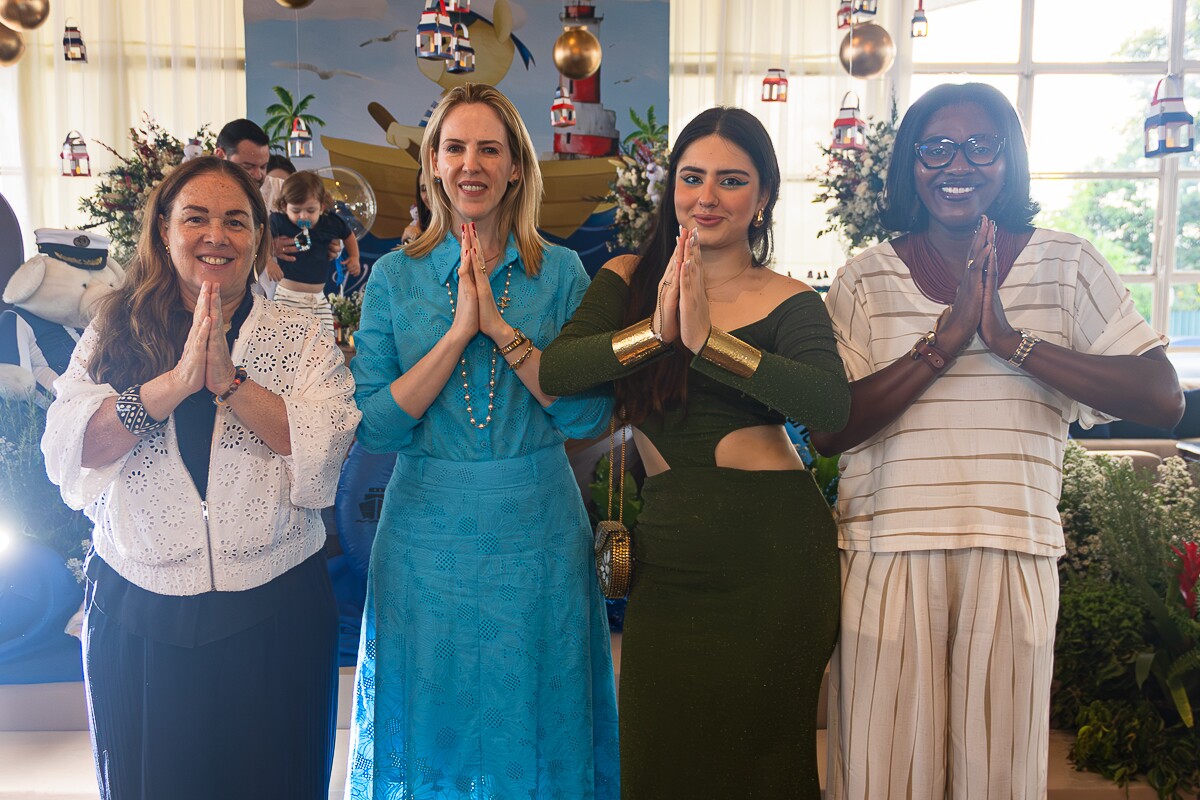 Eliane Carvalho (embaixatriz do Brasil), Aldaceli de Paula (embaixatriz de Namibia), Maria Fernanda Miziara e Julie Moudouté-Bell (embaixatriz do Gabão)
