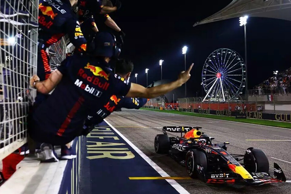 Na temporada 2023, Max Verstappen sobrou na pista venceu o GP do Bahrein