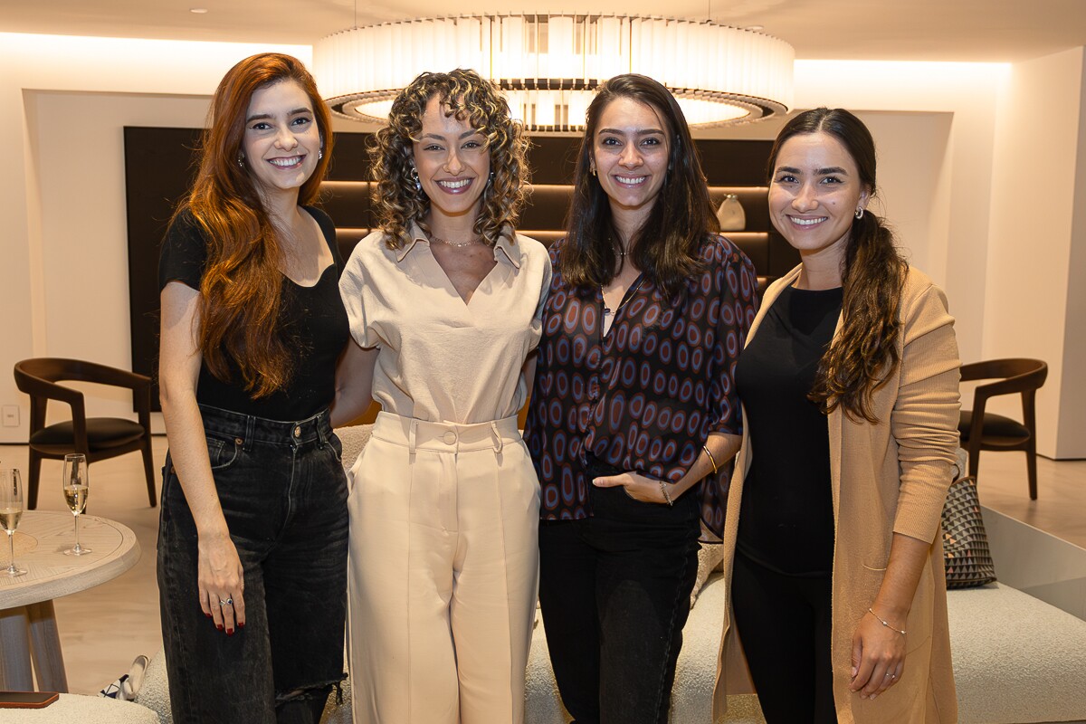 Vitória Machado, Luana Borsatto, Giulia Luz e Yara Vidal