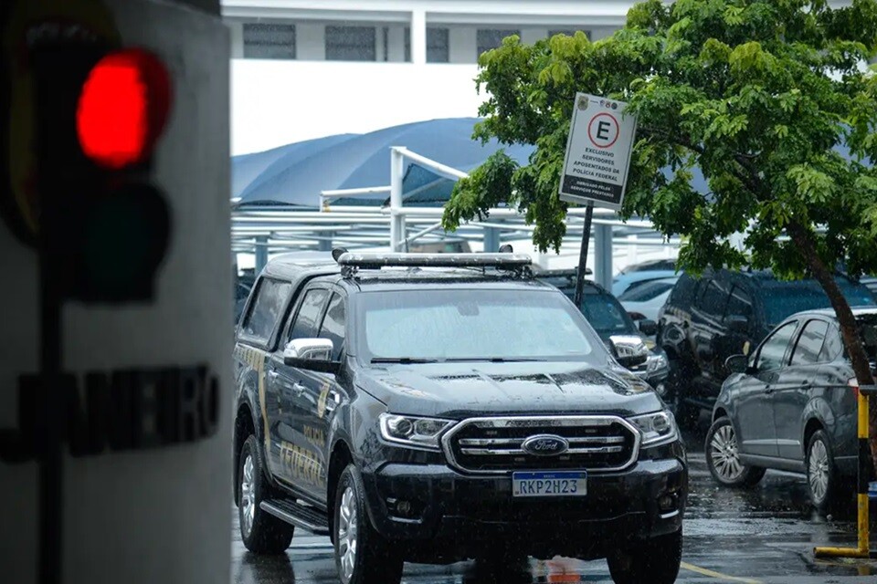 A investigação da PF coloca a Polícia Civil do Rio de Janeiro como alvo