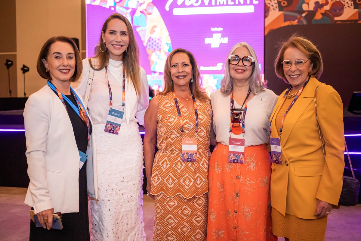 Cassiana Abritta, Livia Faria, Sandra Costa, Hélvia Paranaguá e Janete Vaz