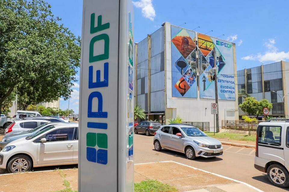 Em relação a fevereiro, os dois grupos que mais contribuíram para a inflação foram educação e transportes | Foto: Agência Brasília