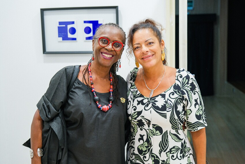 Embaixadora de Ghana Abena Busia e Nina Jurna
