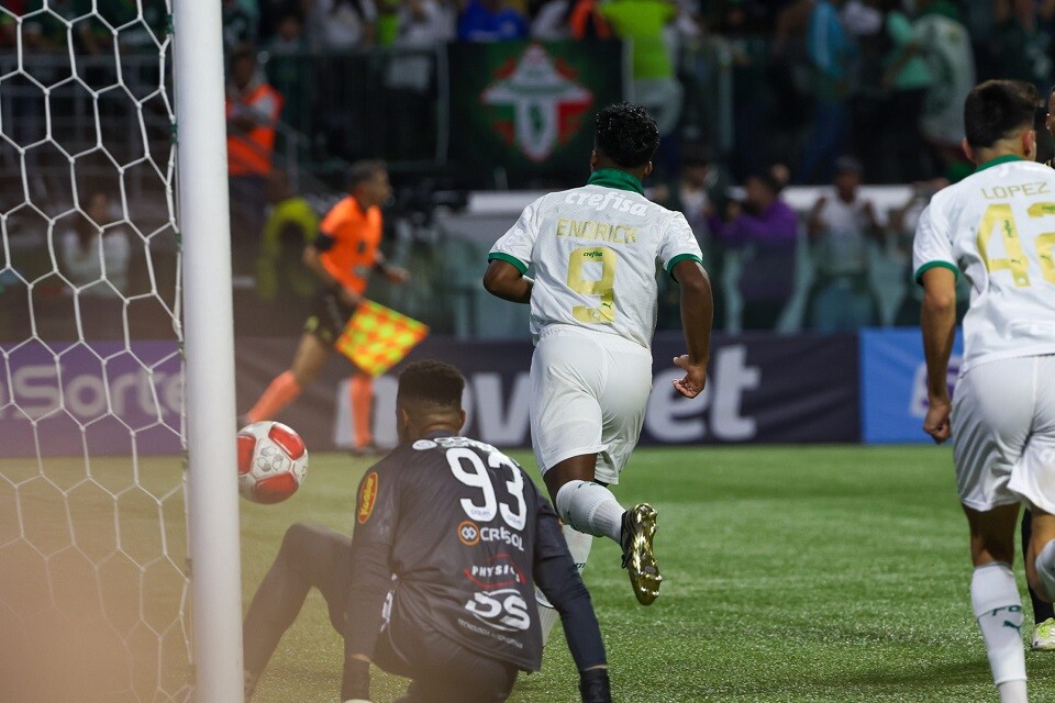 Endrick volta da seleção e coloca Palmeiras na final do Paulistão