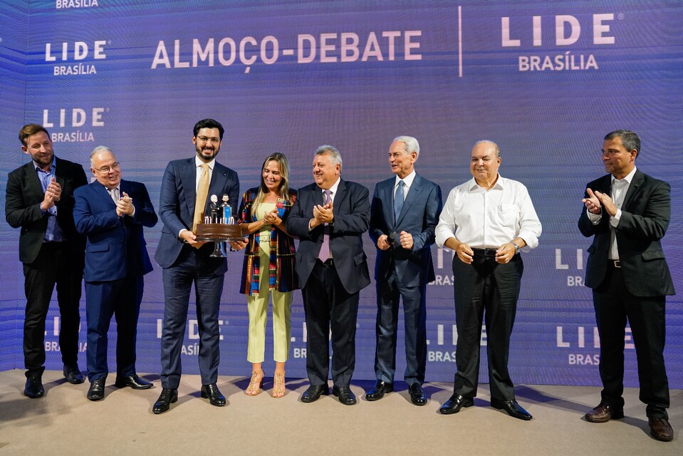 Aniversariantes do mês celebram com Fernando Cavalcanti, Ibaneis e Paulo Octávio