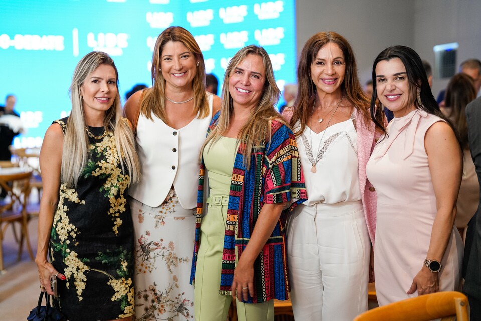 Raquel Santiago, Laura Oliveira, Celina Leão, Paula Santana e Giselle Ferreira