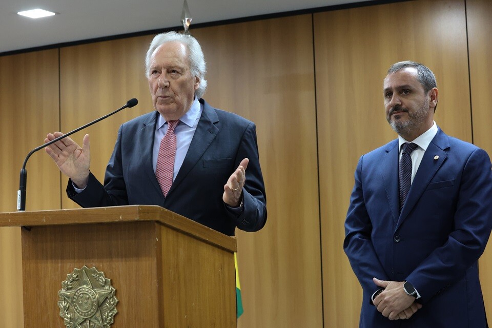 O ministro Ricardo Lewandowski e o diretor-geral da PF, Andrei Passos, durante entrevista sobre os mandantes do assassinato de Marielle Franco e Anderson Gomes