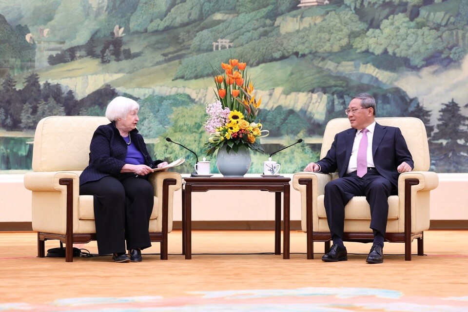 A secretária Janet Yellen encontrou-se com o primeiro-ministro da China, Li Qiang, para debater a nossa relação econômica entre os EUA e o gigante asiático