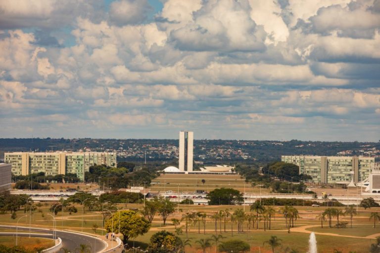 A manhã desta quinta-feira (18) será sem nuvens, mas pode chiver à tarde e à noite. Foto: GPS|Brasília