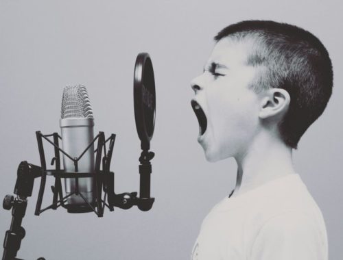 Conheça nove hábitos que prejudicam a voz
