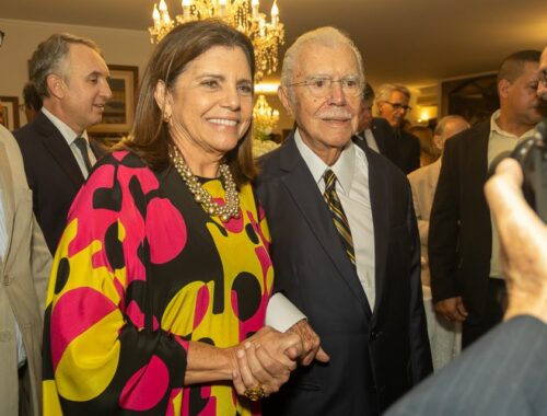 Ex-presidente José Sarney completa 94 anos e celebra com grande festa