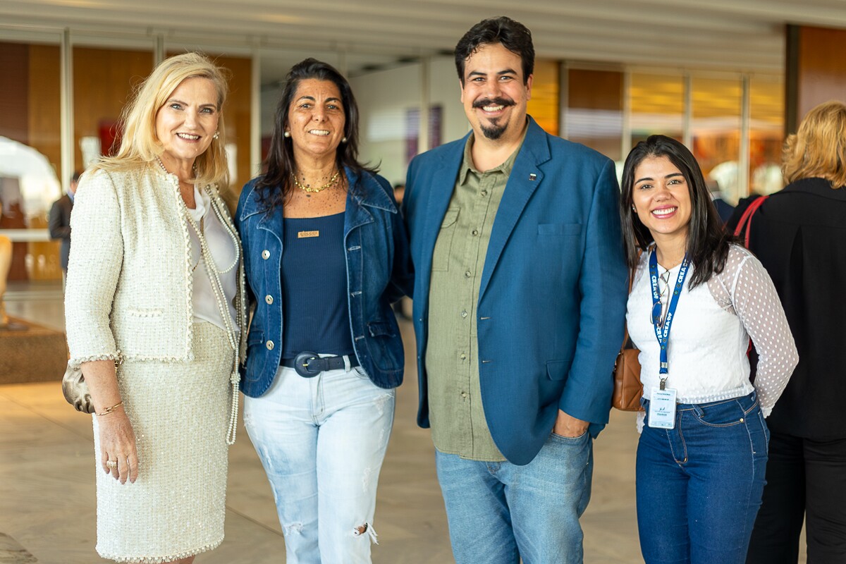 Ivonice Campos, Doutora Adriana Resende, Leonardo Duarte e Patrícia Paiva