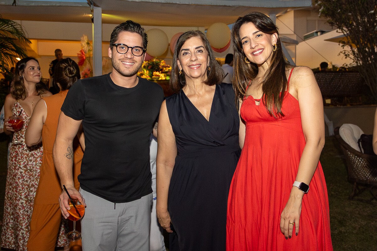 Marcos Roberto, Claudia Vasconcelos e Paula Vasconcelos