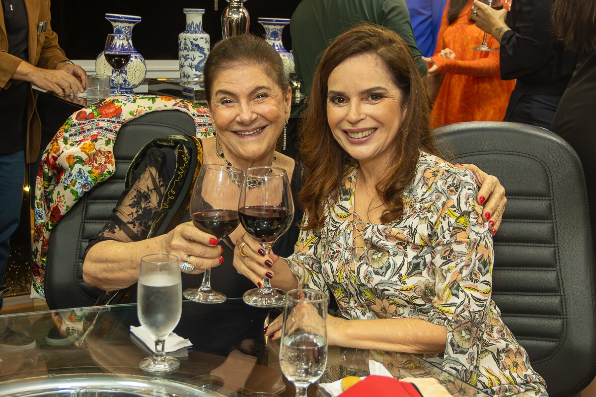 Nádia e Cristina Costaandrade