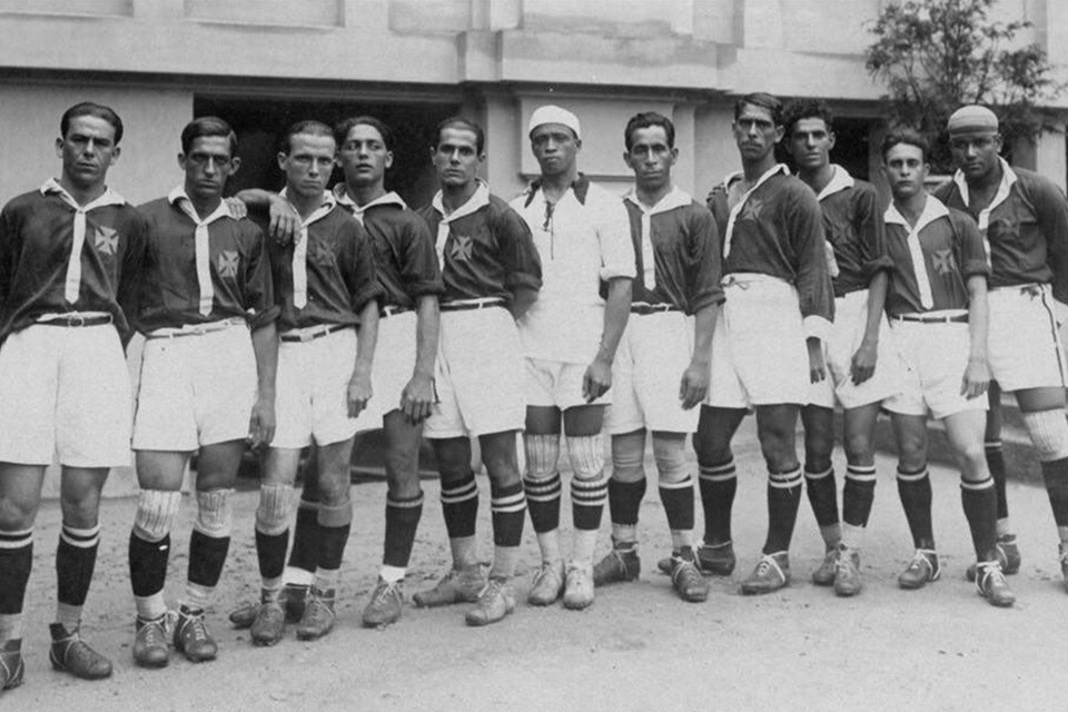 O histórico time dos Camisas Negras derrubou a barreira do racismo e do preconceito no futebol